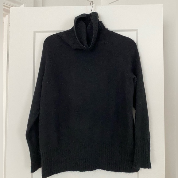 Babaton black turtleneck - Picture 1 of 2